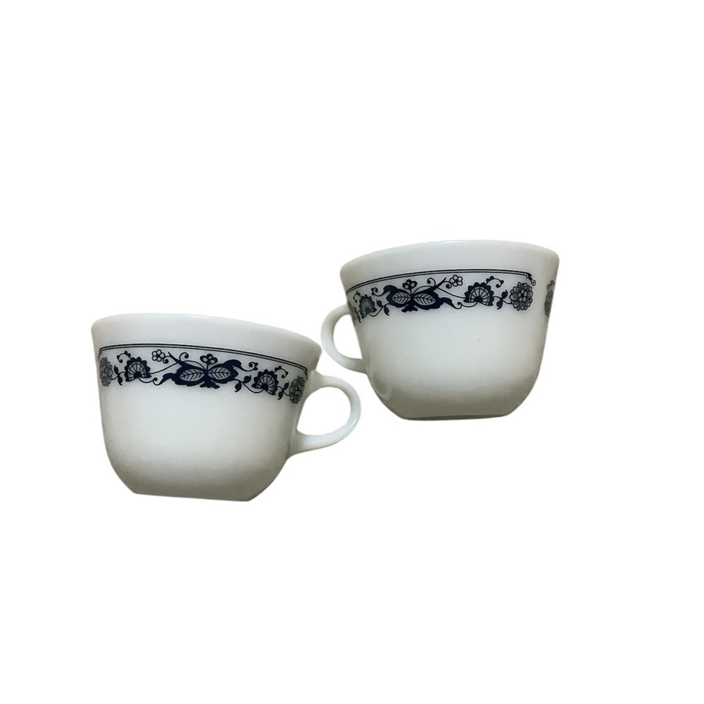 Vintage Pyrex old town blue tea coffee cups